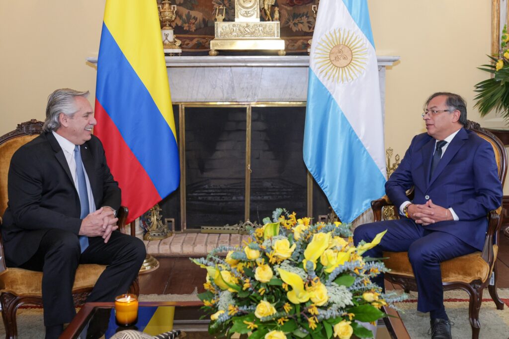 En Colombia: Fernández se reunió Petro y lo invitó a realizar una visita oficial a Argentina