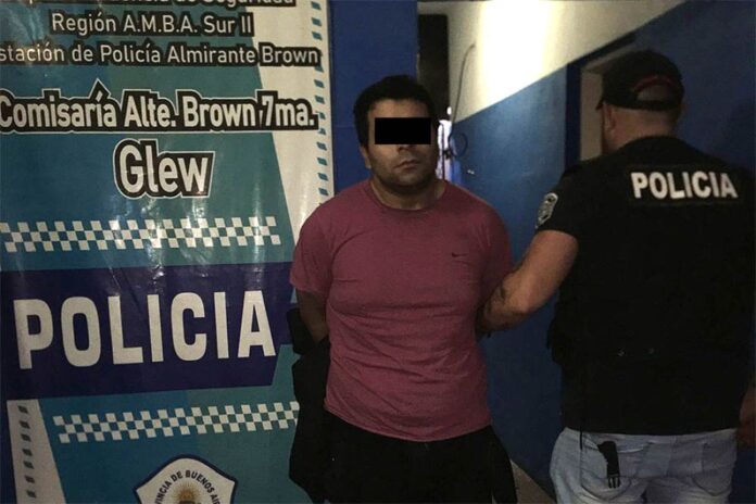 horror en glew: dijeron que su beba se atragantó con leche pero la habían matado a golpes