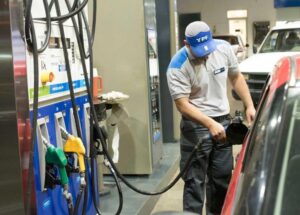 Acuerdo de precios: congelan combustibles y medicamentos hasta noviembre