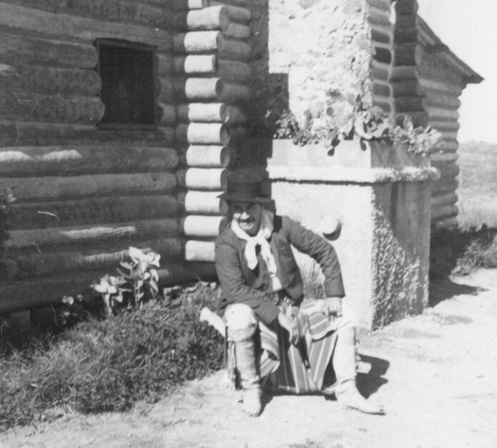 Molina Campos en Los Estribos original, hecho con troncos de palmera. (Archivo General de la Nación)