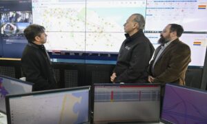 Kicillof presentó una nueva central de Emergencias para agilizar llamadas al 911 en La Plata
