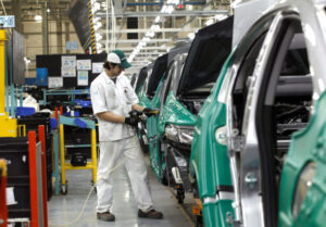 La producción bonaerense creció en vehículos, hierro, acero y cemento