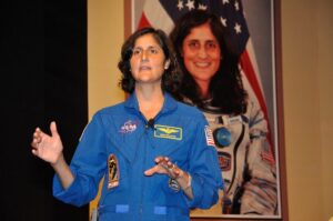 Sunita Williams, la primera persona que corrió una maratón en el espacio 
