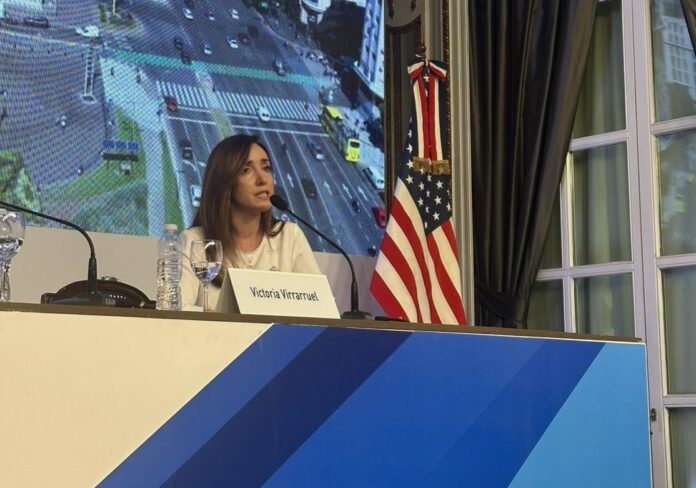 Victoria Villarruel cruzó a Lali Espósito por su crítica a Javier Milei