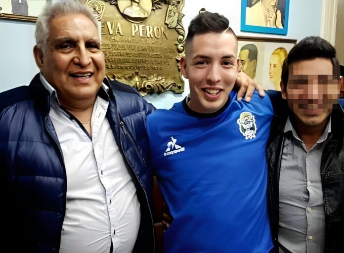 Juan Pablo “Pata” Medina junto a su nieto Kevin Parrado. (Facebook)
