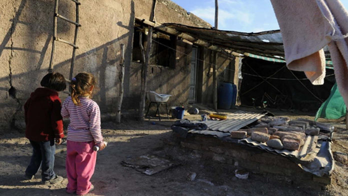 Pobreza infantil: hay 5,5 M de menores de 14 años que no cubren necesidades básicas