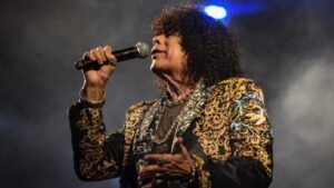 Después del ACV y una operación, dieron de alta a "La Mona” Jiménez y sigue la recuperación en su casa