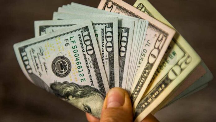 La versión paralela de la moneda norteamericana cortó una racha de tres jornadas al alza.