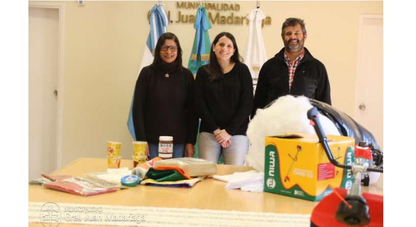 Entregaron insumos y herramientas a emprendedores locales