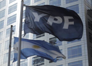 Fallo adverso por YPF: la Justicia de EE.UU. ordenó al país pagar hasta US$16.000 millones
