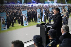 Kicillof entregó patrulleros y dijo que "nunca se invirtió tanto en seguridad" como en su gestión