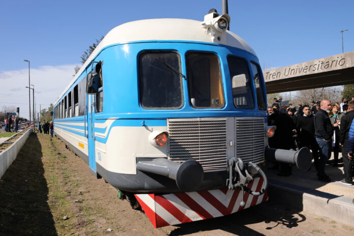 La Plata: inauguraron un nuevo tramo del Tren Universitario y ahora planean llevarlo a Berisso y Ensenada