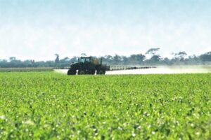 La Provincia prorrogó hasta noviembre la regulación del uso de agroquímicos