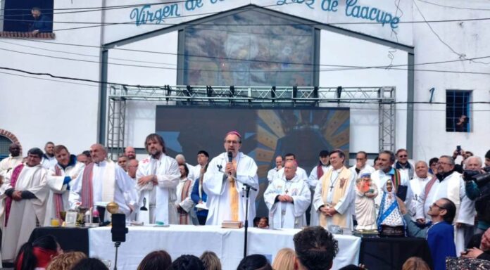 Los curas villeros aseguraron que no se reunirán con el candidato Javier Milei