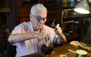 Pallarols contó que le pidieron 2 mil dólares por invitar a Milei a una cena y habló "del valor" del bastón presidencial