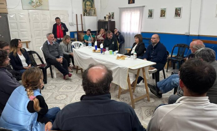 Patricia Bullrich se reunió con curas villeros y pidió "ayuda" para que venga Francisco