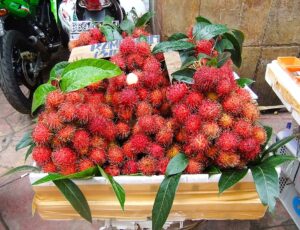 Rambután, la extraña fruta tropical que tiene una semilla venenosa