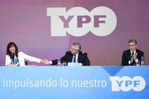 Reapareció Cristina y apuntó a la Justicia de EE.UU. por el fallo de YPF