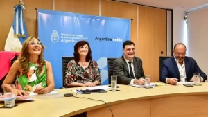 Salario mínimo: las dos CTA y movimientos sociales reclaman un aumento de 44%