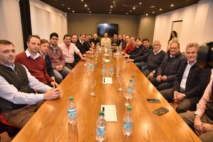 Tres intendentes de Juntos dicen que no firmaron el documento contra Kicillof
