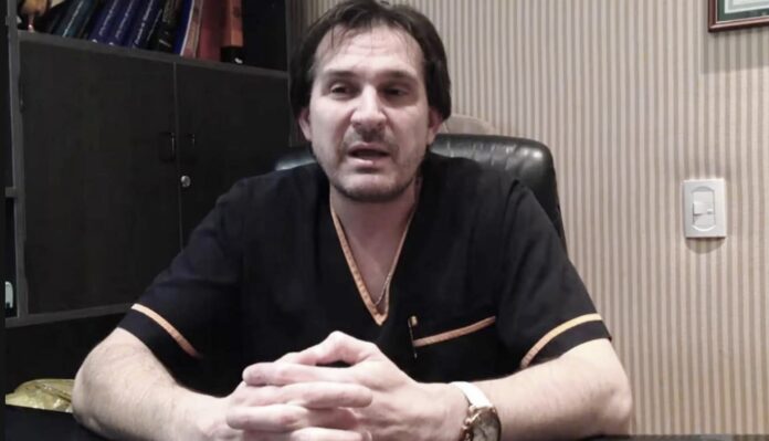 Aníbal Lotocki se entregó en la ciudad de La Plata y quedó detenido por la muerte de un paciente en 2021