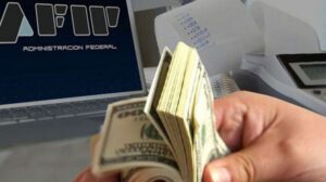 Aumentaron los impuestos a las compras en el exterior con tarjetas ¿A cuánto se van Netflix y las plataformas de streaming?