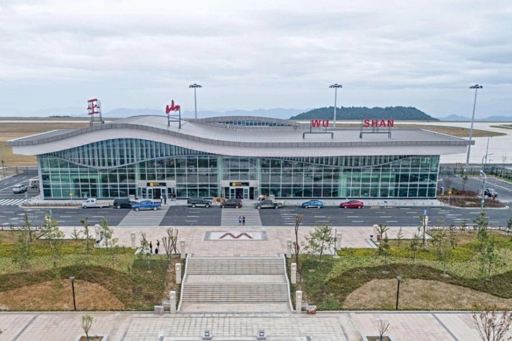 Chongqing Wushan, el gigantesco aeropuerto de China que está al borde de un acantilado 