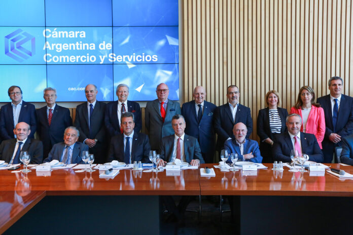 El “blue” quebró barrera de los $1000 y Massa amenazó con “cárcel” a especuladores