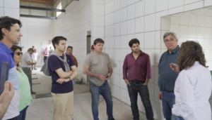 El ministro Javier Rodríguez recorrió las obras del nuevo frigorífico de Carlos Tejedor