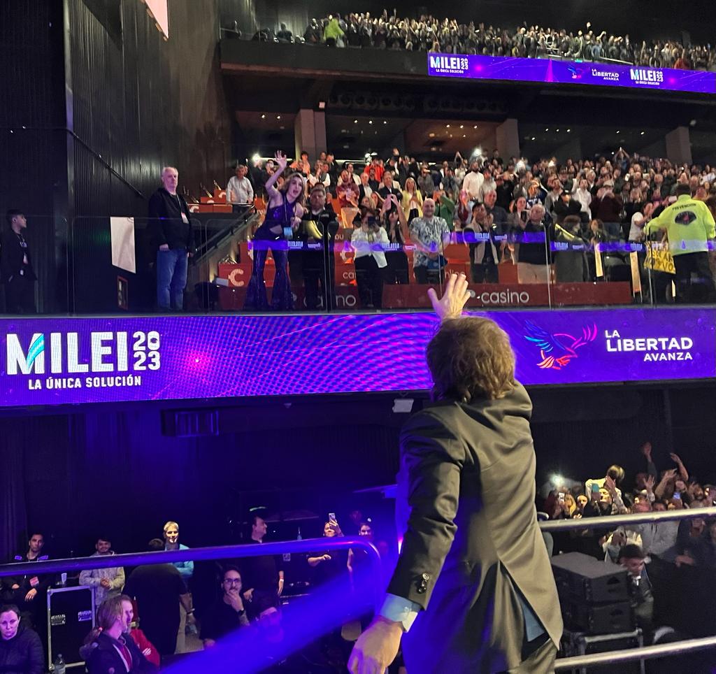 Javier Milei arenga a sus seguidores en el Estadio Movistar Arena (Prensa LLA)