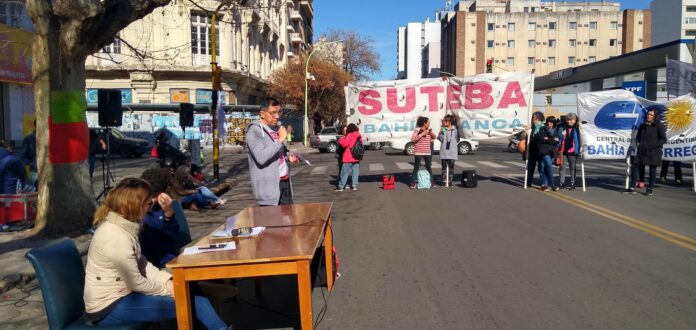 Docentes: la oposición a Baradel en Suteba impulsa un paro en Bahía Blanca
