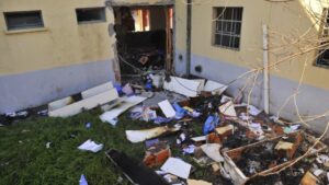 Explosión de la Escuela Nº 49: condenaron al gasista y a tres exfuncionarios del Consejo Escolar