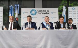 La promesa de Massa de Gobierno de unidad, al cumplirse 40 años de la elección de Raúl Alfonsín