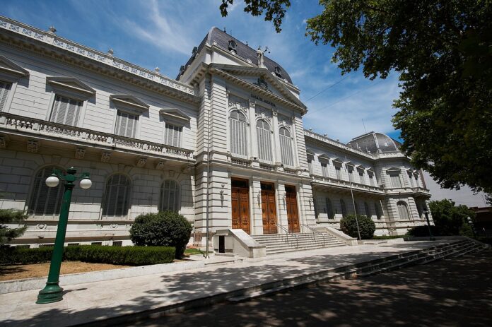 El máximo tribunal de la provincia decidió anular el fallo absolutorio en un femicidio.