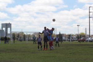 Liga Dolorense de Fútbol: Ever Ready empató pero sigue puntero