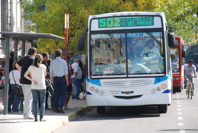 Los usuarios de trenes y colectivos podrán elegir si quieren o no el subsidio en la tarifa
