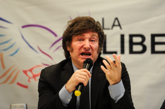 Milei a Fernández: “Está intentando proscribir a la fuerza política más votada”