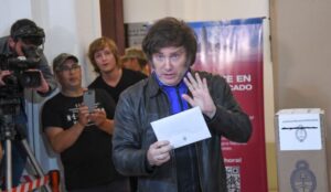 Milei tuvo que salir a negar que vaya a bajarse de ballotage