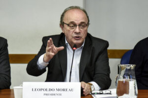 Moreau: "Un dirigente político no puede darse el lujo de ser neutral frente a la opción democracia o fascismo"