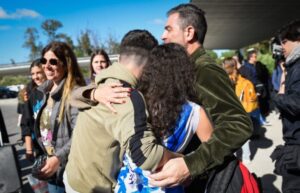 Operativo "Regreso Seguro": arribaron los primeros 244 argentinos que pudieron dejar Israel