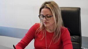 Píparo, la encargada de no perder votos