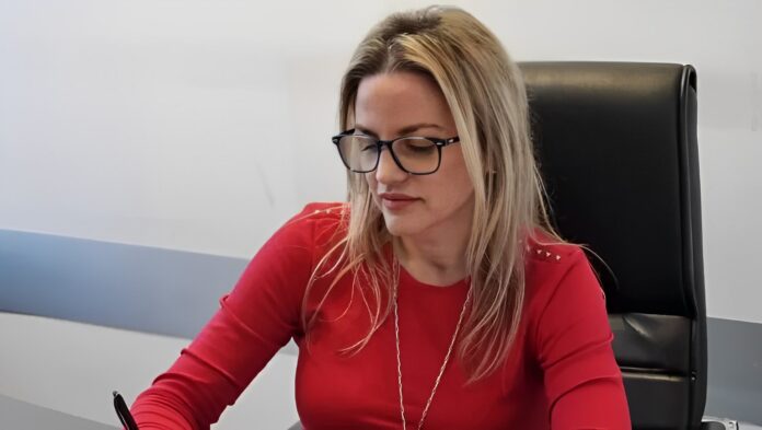 Píparo, la encargada de no perder votos