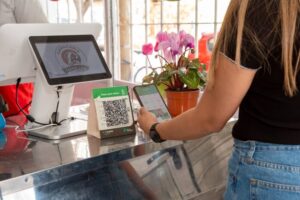 Programa Compre sin IVA impulsó las operaciones con app Cuenta DNI y tarjeta de débito