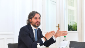 Tras el primer rescate de argentinos de Israel ahora "la prioridad es sacar a 180 menores" de ese país