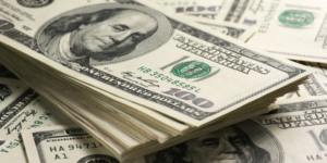Tras los operativos y el swap, el blue bajó $80 y quedó en $905