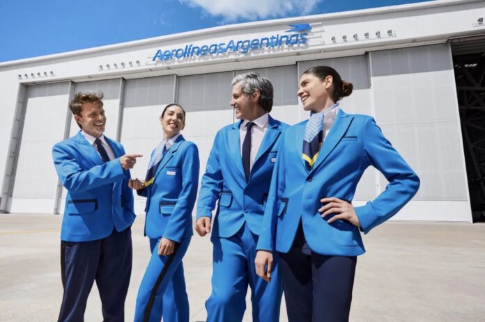 Aerolíneas Argentinas con cambios en los uniformes