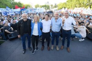 Axel Kicillof apoyó a Sergio Massa y dijo que es "quien estuvo junto al pueblo cuando más se lo necesitó"