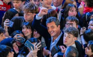 El Partido Socialista llamó a votar a Massa ante "el riesgo y retroceso para la democracia" que significa Milei