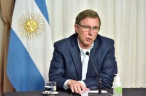 El secretario de Agricultura aseguró que el Gobierno procura bajar los impuestos a los productores