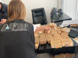 Fariña, detenido con tobillera puesta en una cueva de dólar "blue"